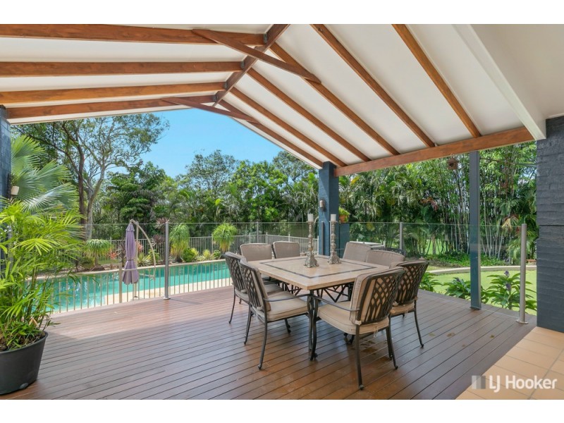 327 Woodlands Drive, Sheldon QLD 4157