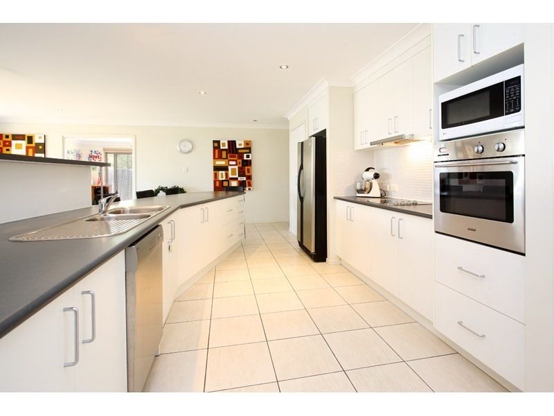 6 Whepstead Avenue, Wellington Point QLD 4160