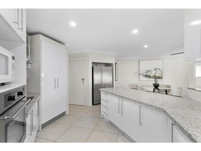 9 Byng Road, Birkdale QLD 4159