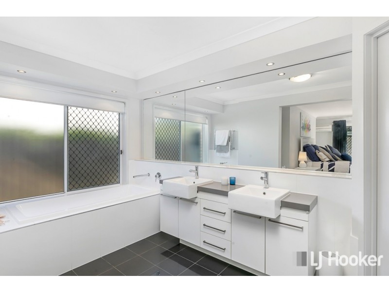 41 Aquila Street, Redland Bay QLD 4165