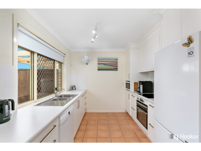 2/2 Walnut Court, Birkdale QLD 4159