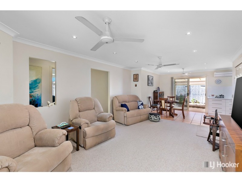 2/2 Walnut Court, Birkdale QLD 4159