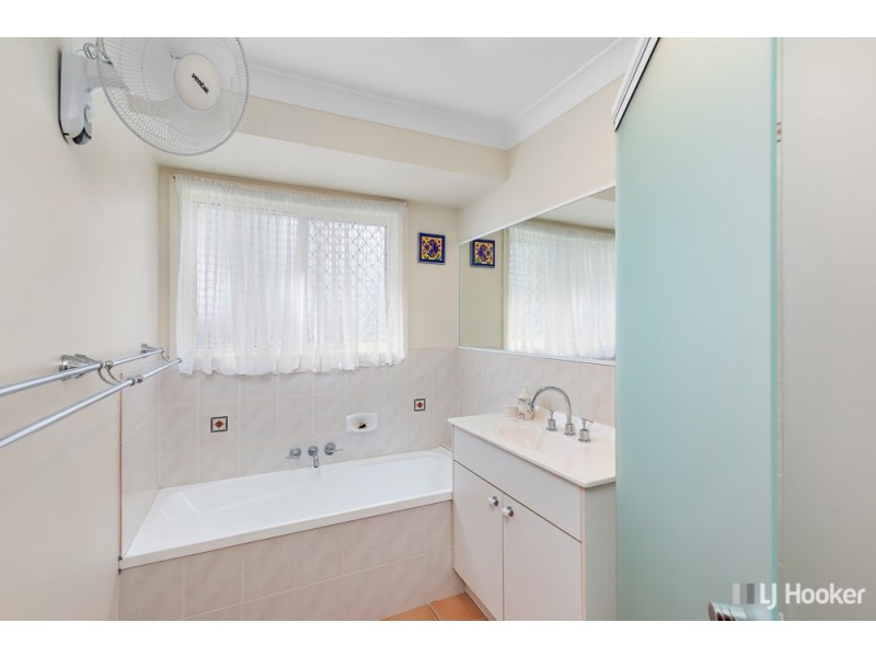 2/2 Walnut Court, Birkdale QLD 4159