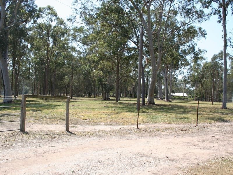 212 Teviot Road, Carbrook QLD 4130