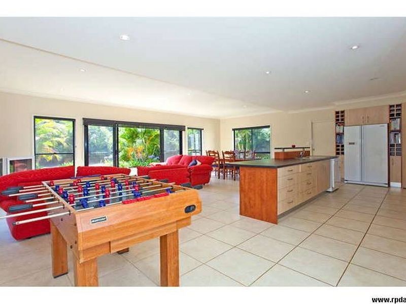 16 Irwin Place, Redland Bay QLD 4165