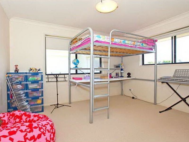 16 Irwin Place, Redland Bay QLD 4165