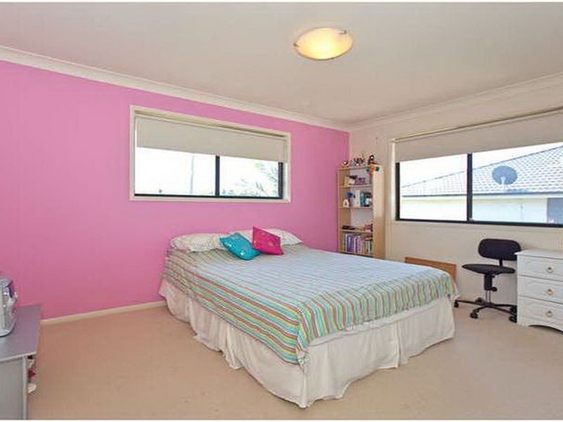 16 Irwin Place, Redland Bay QLD 4165