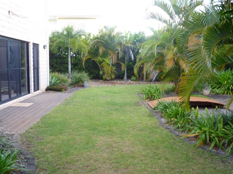 16 Irwin Place, Redland Bay QLD 4165