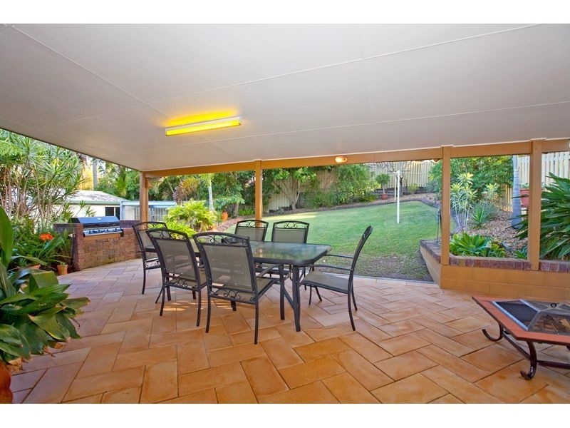 11 Sylvania Street, Wellington Point QLD 4160