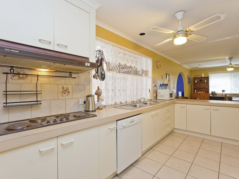 8 Thompson Street, Victoria Point QLD 4165
