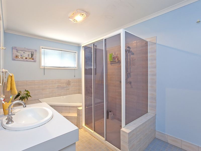 8 Thompson Street, Victoria Point QLD 4165