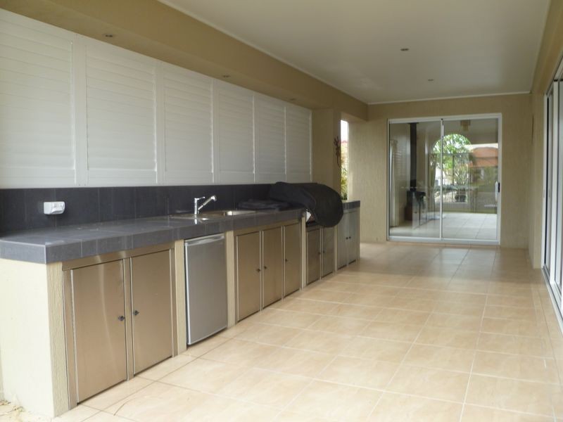 9 Carling Court, Raby Bay QLD 4163