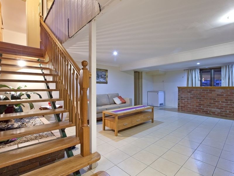 8 Price Avenue, Birkdale QLD 4159