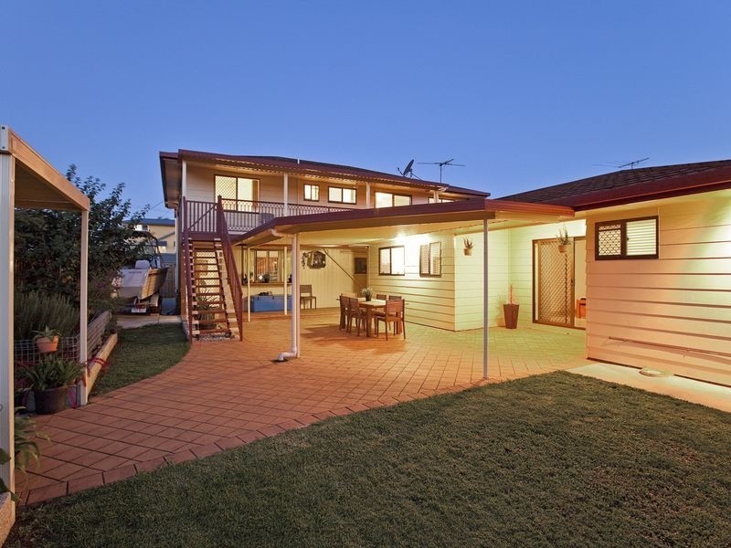 8 Price Avenue, Birkdale QLD 4159