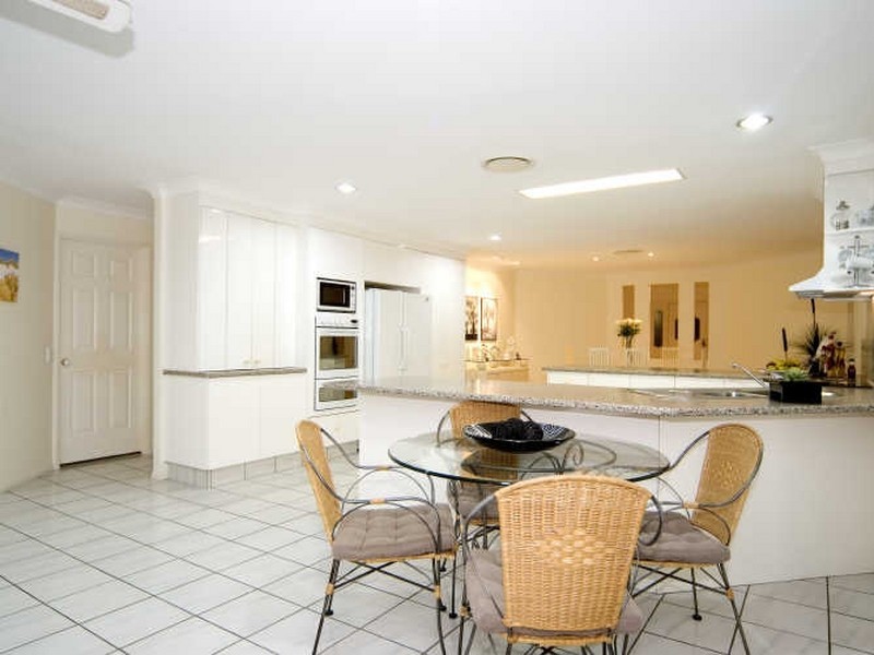 4 Pennant Court, Birkdale QLD 4159