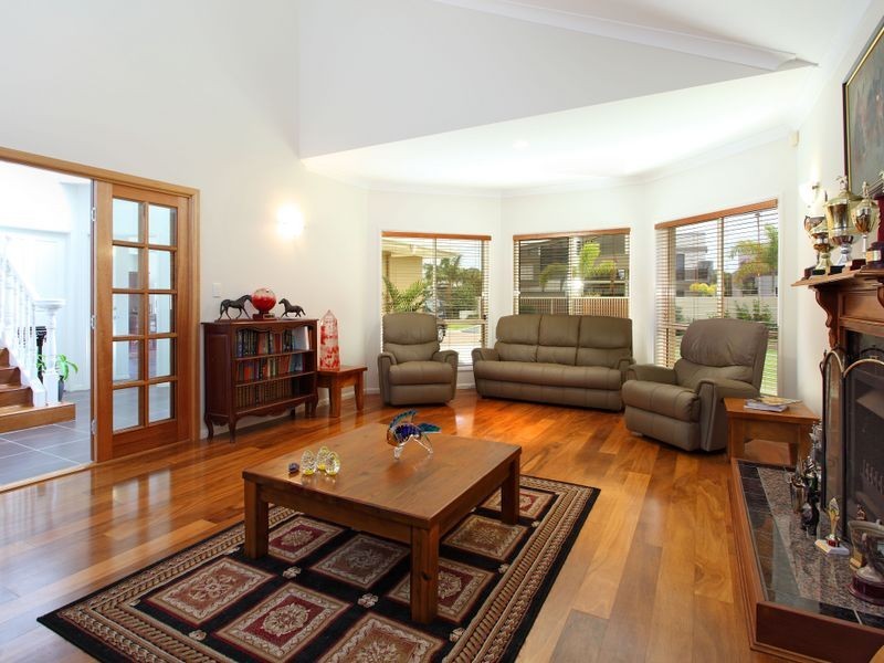 51 Plymouth Court, Raby Bay QLD 4163