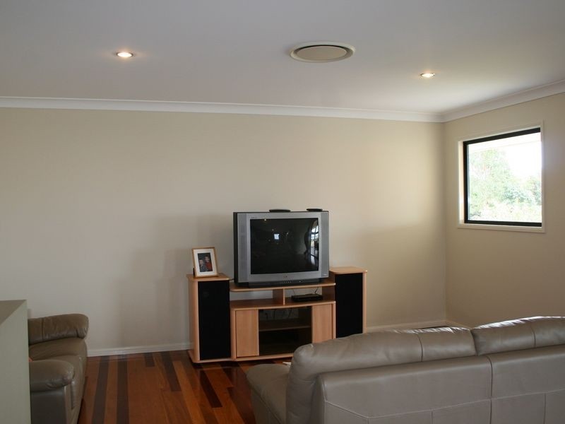 84 Penzance Drive, Redland Bay QLD 4165