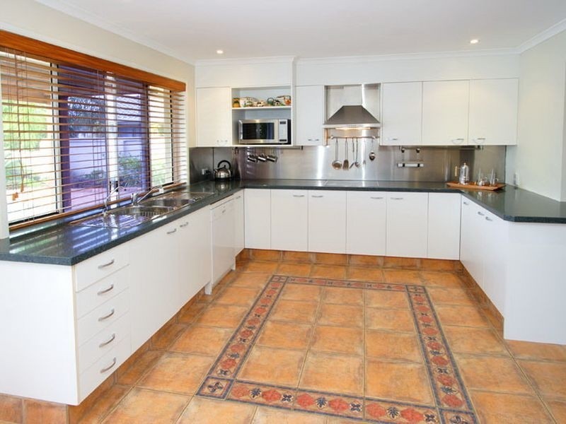 7 Seacrest Court, Raby Bay QLD 4163