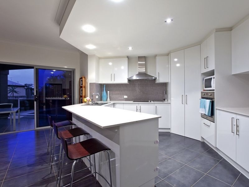 9 Creedin Court, Redland Bay QLD 4165