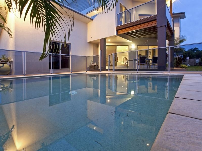 9 Creedin Court, Redland Bay QLD 4165