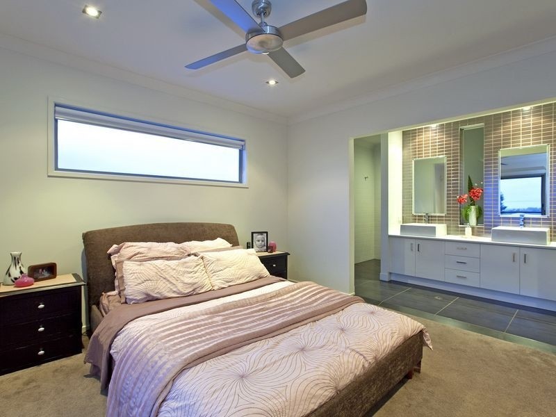 9 Creedin Court, Redland Bay QLD 4165