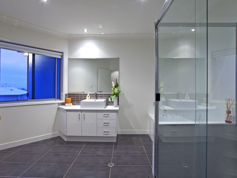 9 Creedin Court, Redland Bay QLD 4165