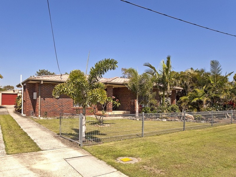 8 Holz Street, Victoria Point QLD 4165