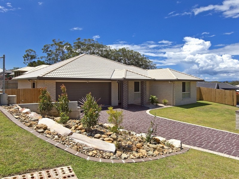 45 Emperor Drive, Redland Bay QLD 4165