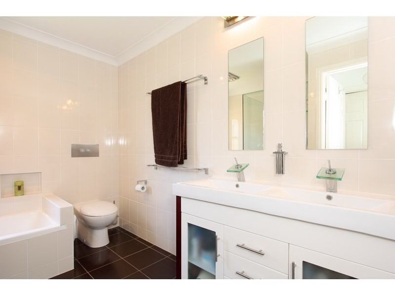 65 Thomas Street, Birkdale QLD 4159