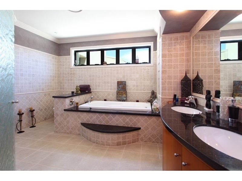 3 Plymouth Court, Raby Bay QLD 4163