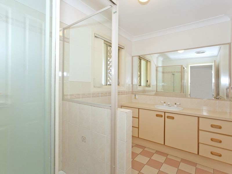 80 Clive Road, Birkdale QLD 4159