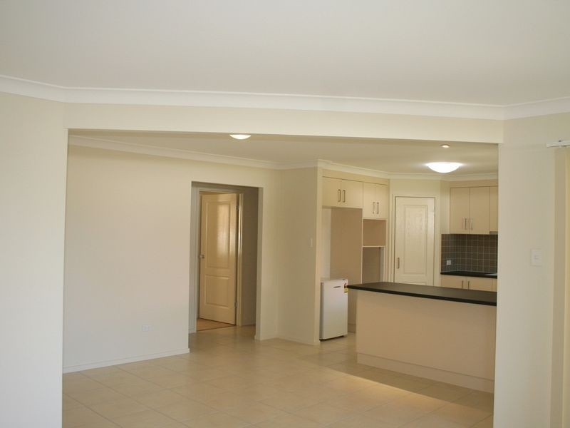 43 Emperor Drive, Redland Bay QLD 4165