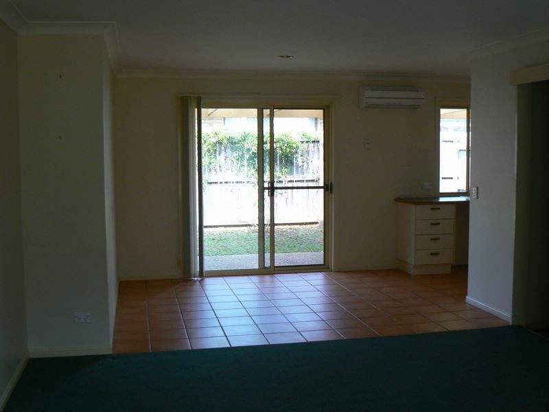 2/2 Walnut Court, Birkdale QLD 4159