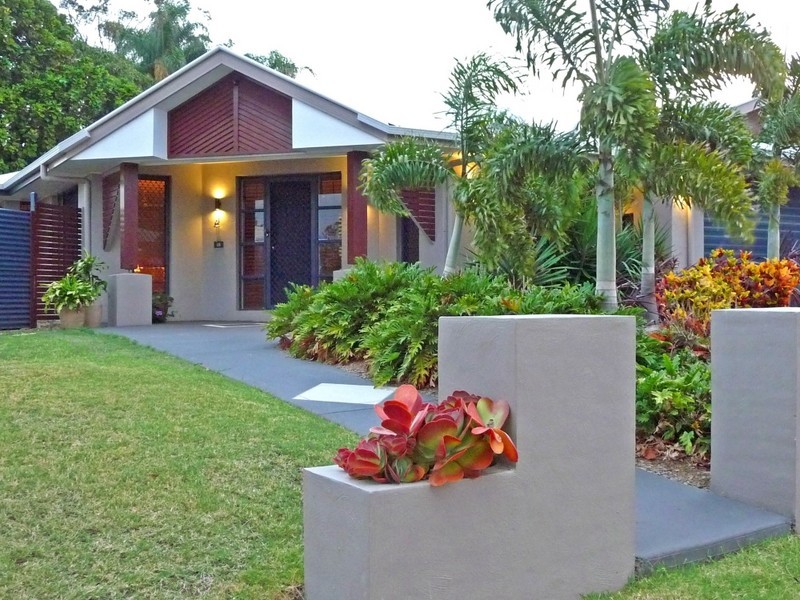 18 Trafalgar Vale Ave, Wellington Point QLD 4160