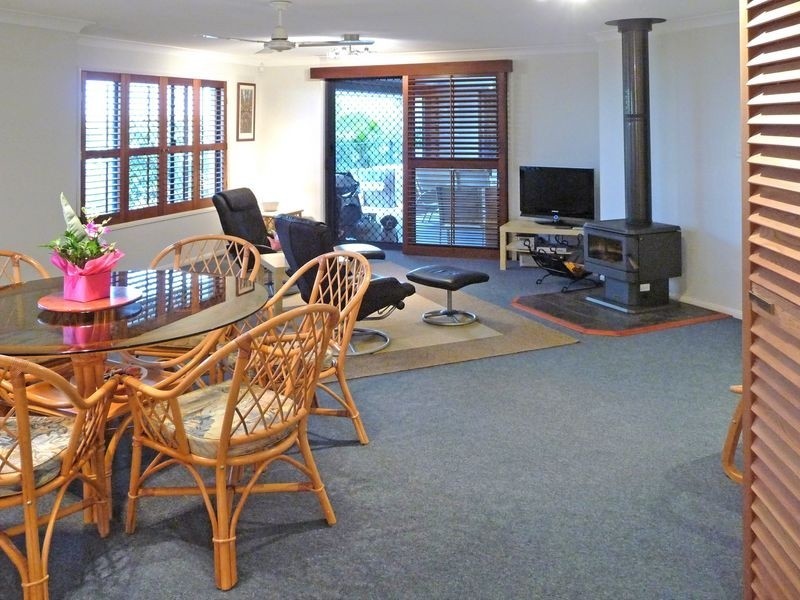 18 Trafalgar Vale Ave, Wellington Point QLD 4160