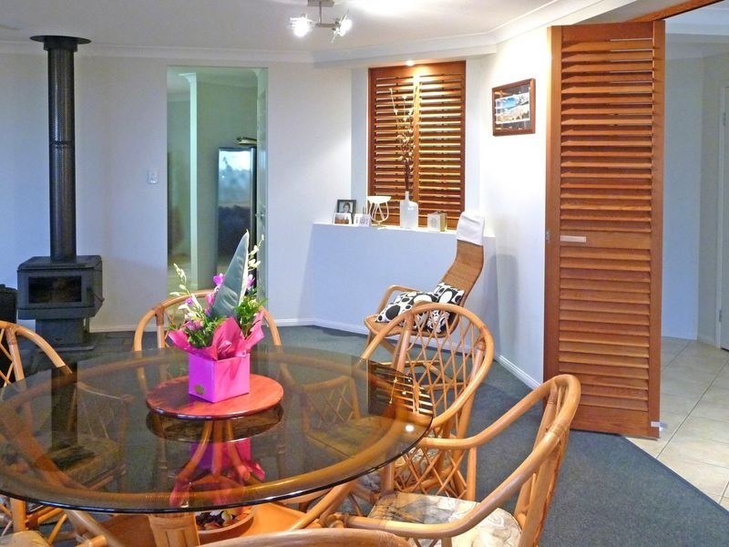 18 Trafalgar Vale Ave, Wellington Point QLD 4160