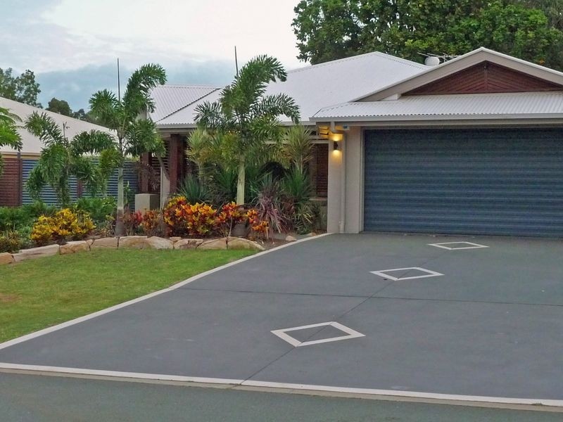 18 Trafalgar Vale Ave, Wellington Point QLD 4160