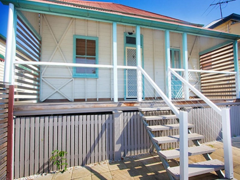 205 Cornwall Street, Greenslopes QLD 4120