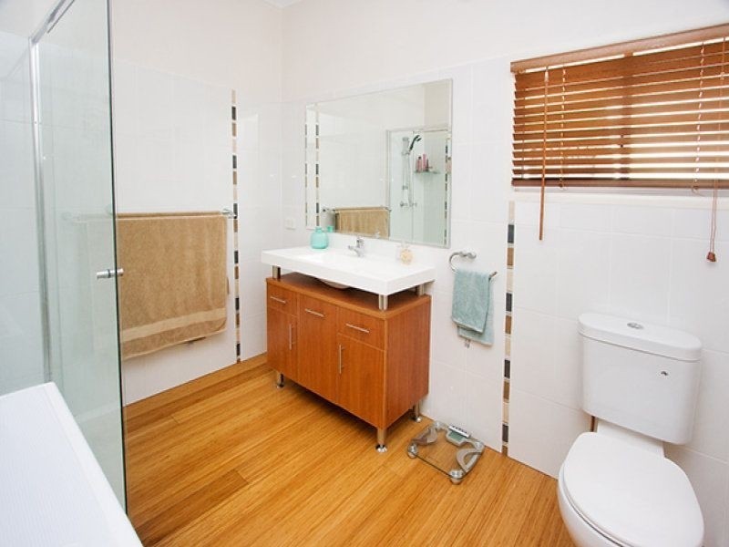 205 Cornwall Street, Greenslopes QLD 4120