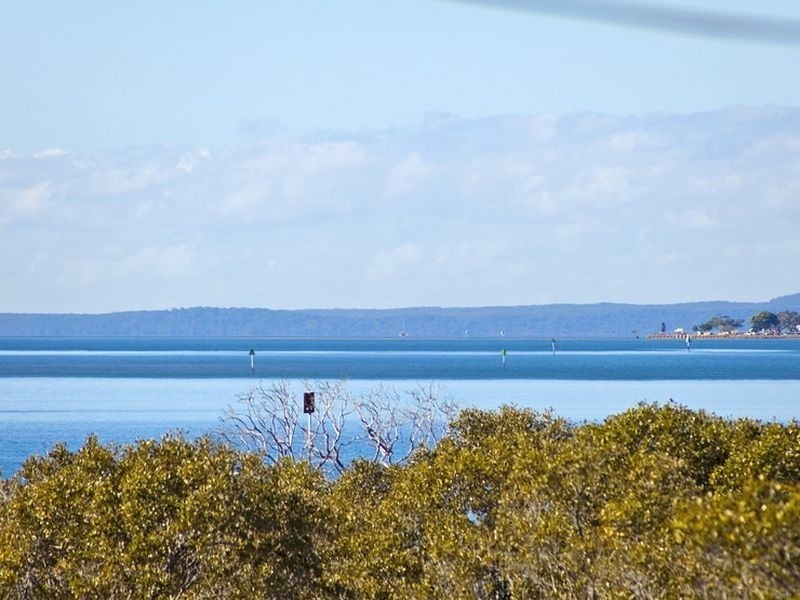 741 Esplanade, Lota QLD 4179