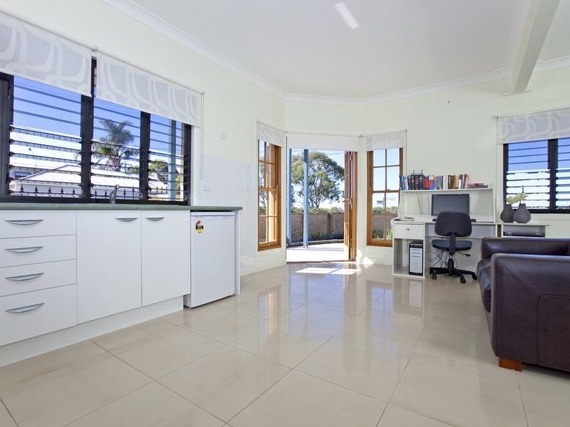 741 Esplanade, Lota QLD 4179