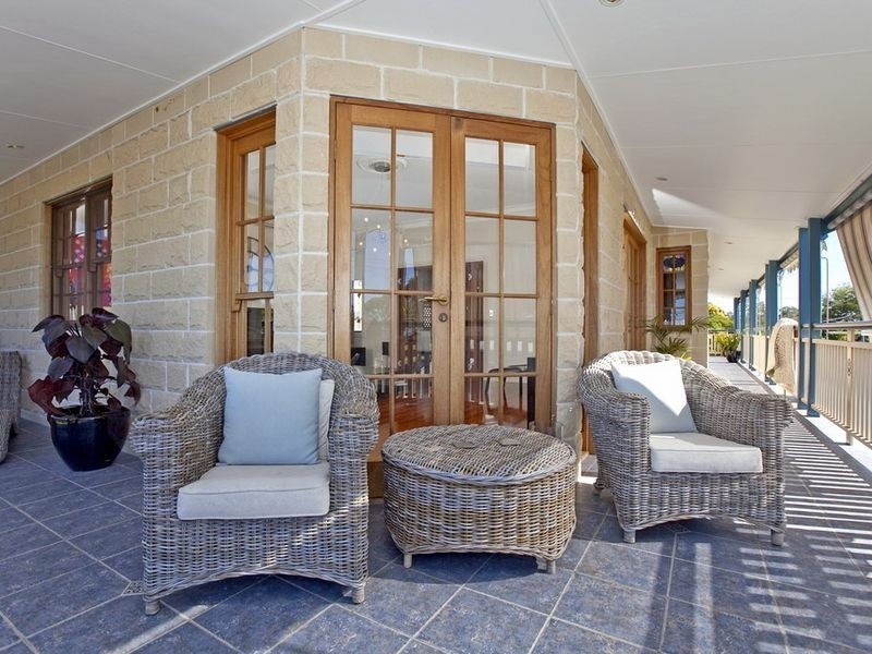 741 Esplanade, Lota QLD 4179