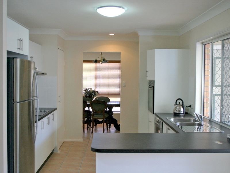 52 Beach Street, Cleveland QLD 4163