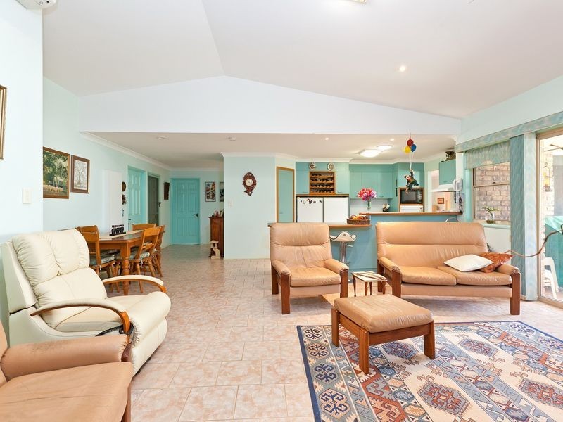 10 Cazna Court, Redland Bay QLD 4165