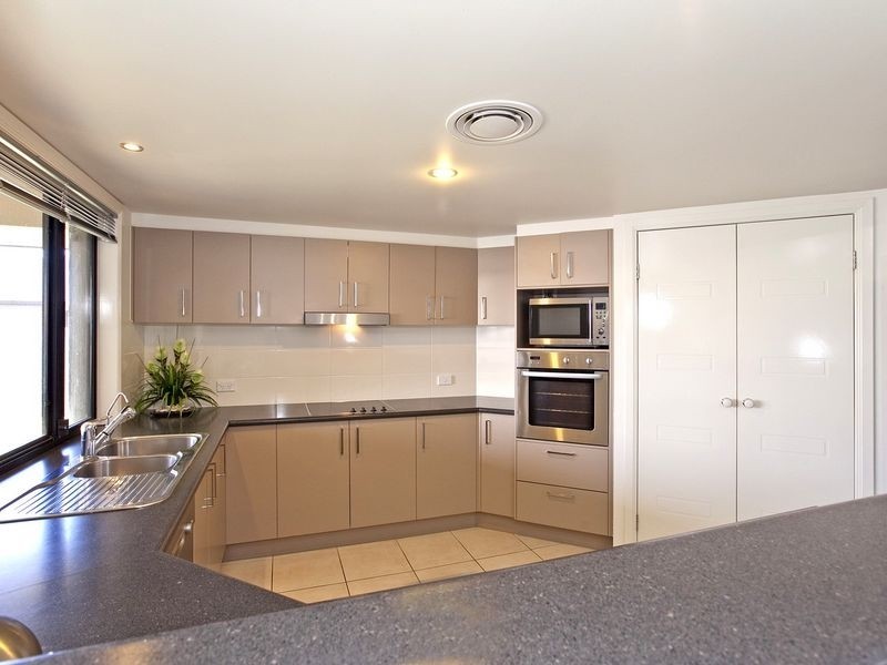 15 Waterville Drive, Thornlands QLD 4164