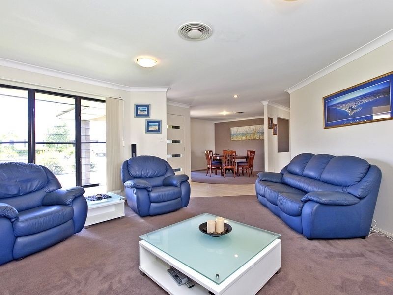 15 Waterville Drive, Thornlands QLD 4164
