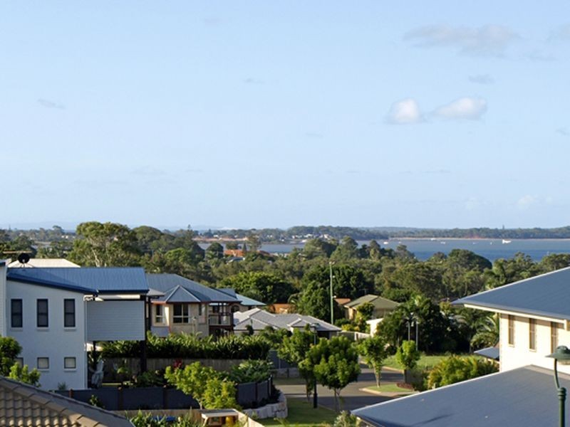 36 Huntly Place, Redland Bay QLD 4165