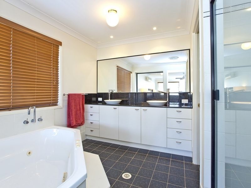 2 Foreshore Terrace, Cleveland QLD 4163