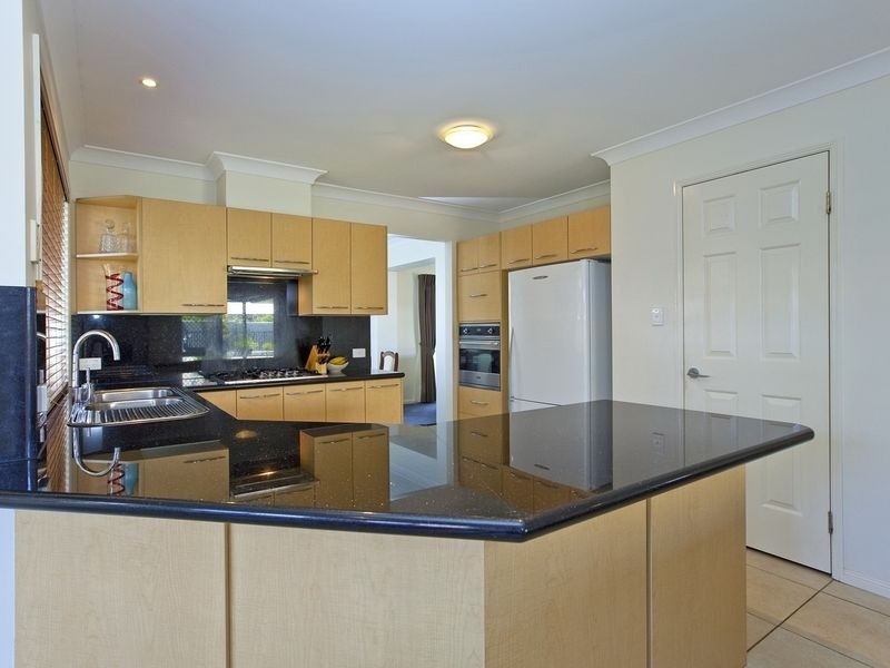 2 Foreshore Terrace, Cleveland QLD 4163