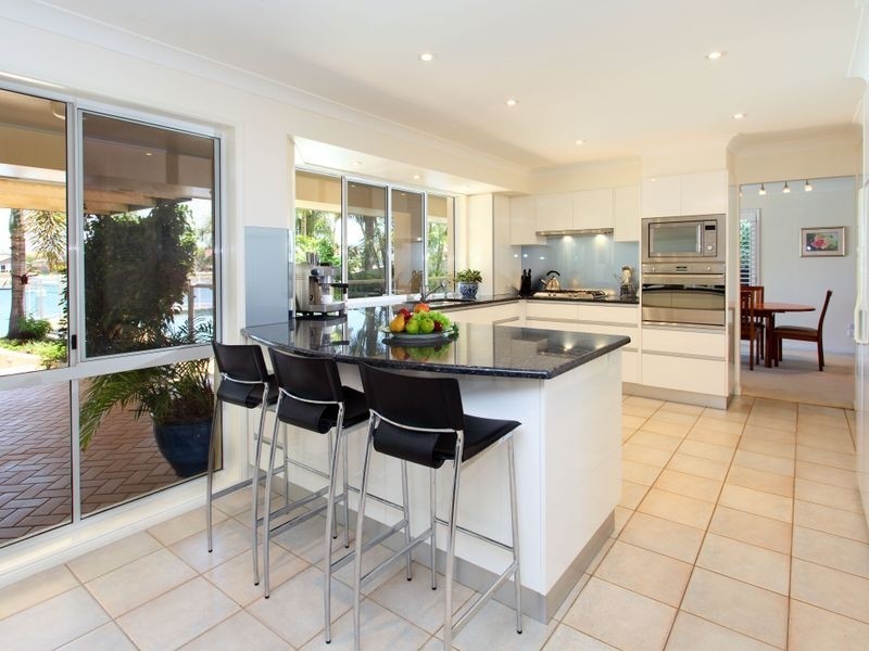 10 Martingale Court, Raby Bay QLD 4163